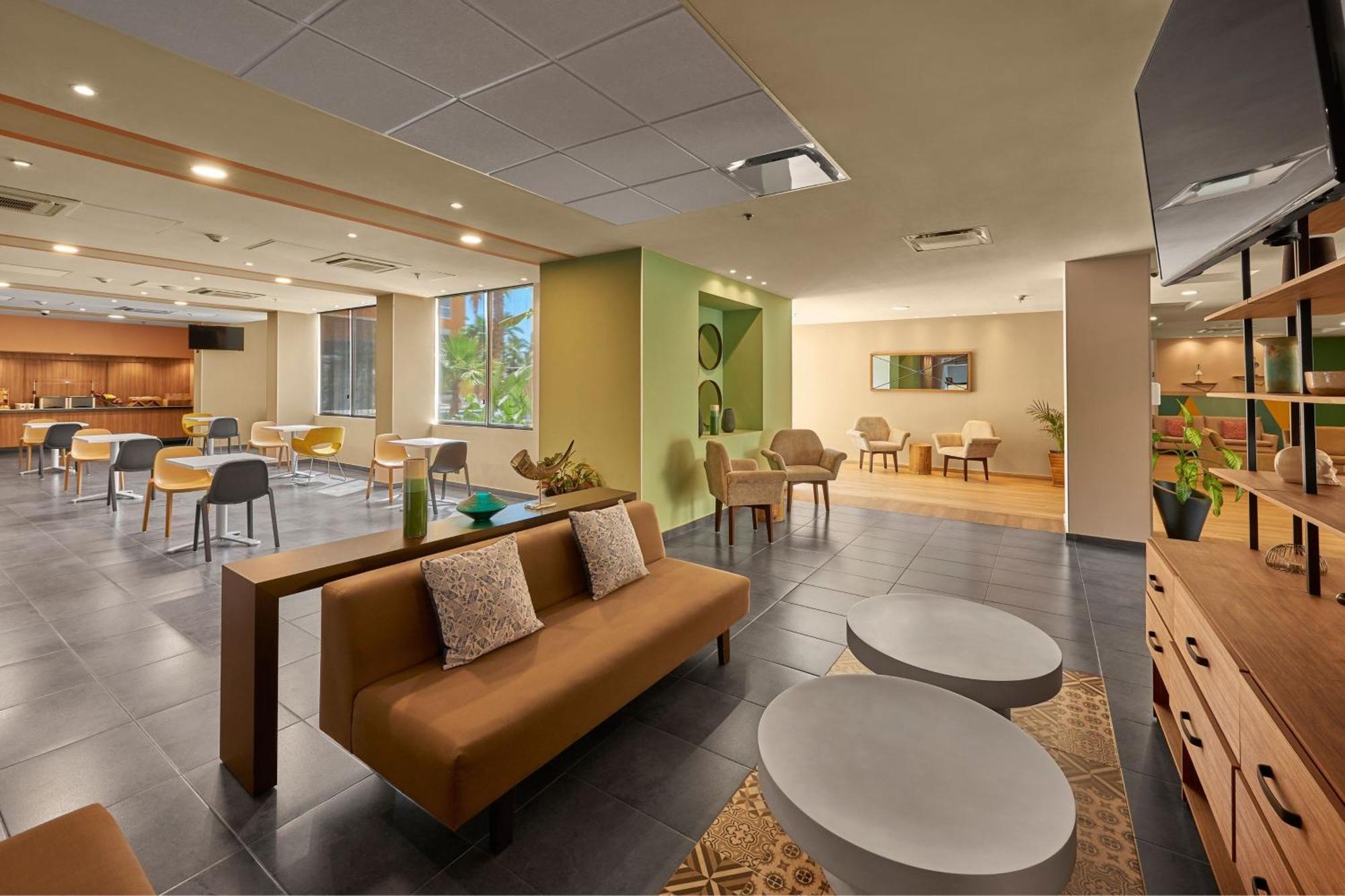 City Express Plus By Marriott Cabo San Lucas Exteriör bild