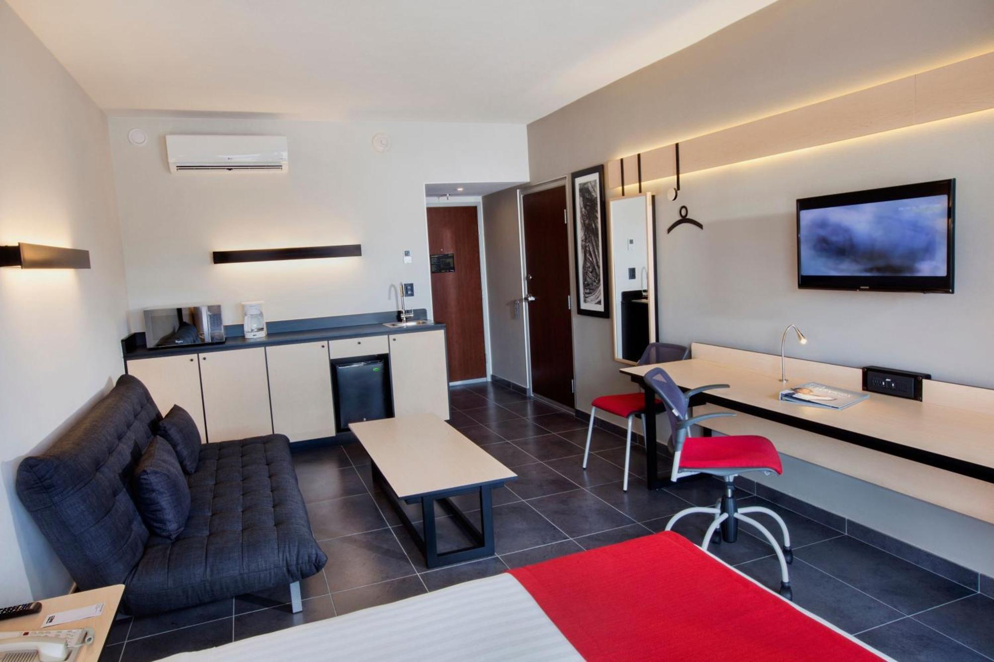 City Express Plus By Marriott Cabo San Lucas Exteriör bild